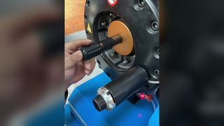 Macchina per aggraffare tubi idraulici P32CS